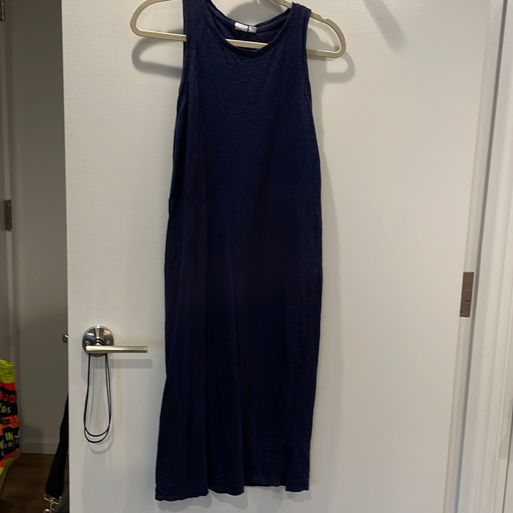 Gap xs navy blue dress , small slits on The sides of dress